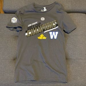 Winnipeg Blue Bombers CFL 2019 Grey Cup Champions Tee T-Shirt NewEra Men’s Small